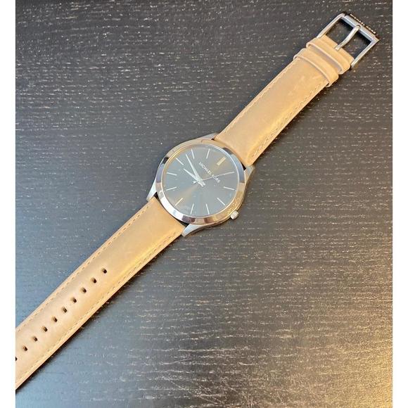 Michael Kors Men's Slim Runway Grey Dial Beige Leather Watch - Picture 3 of 5